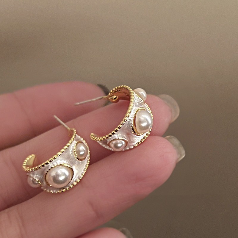 925jarum Perak Versi Korea Retro Dicat Mutiara Berbentuk C Anting-Anting Cahaya Mewah Niche Desain Temperamen Sederhana Anting-Anting Wanita