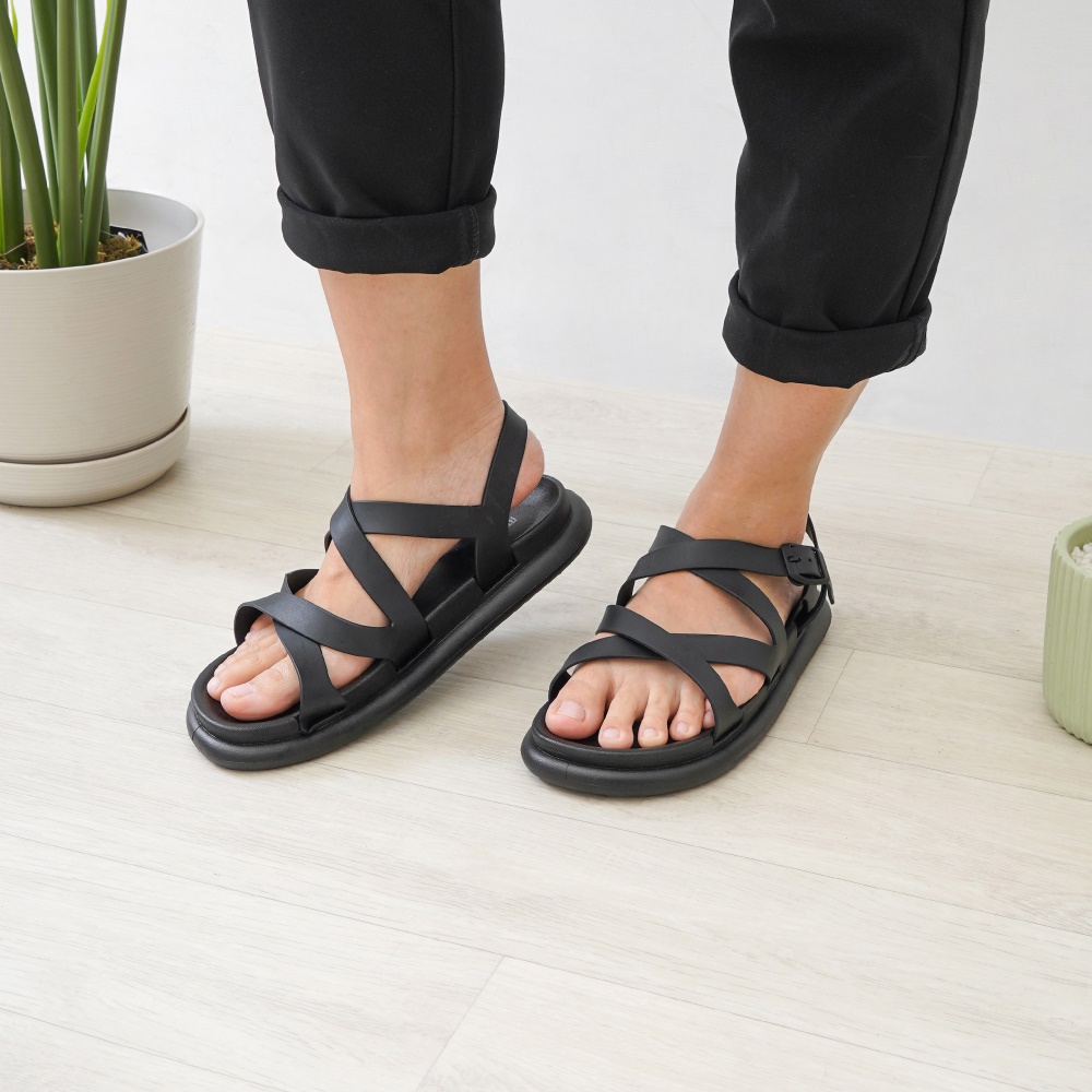 Ataru Ukuran 36 Sandal Wanita Cross - Hitam