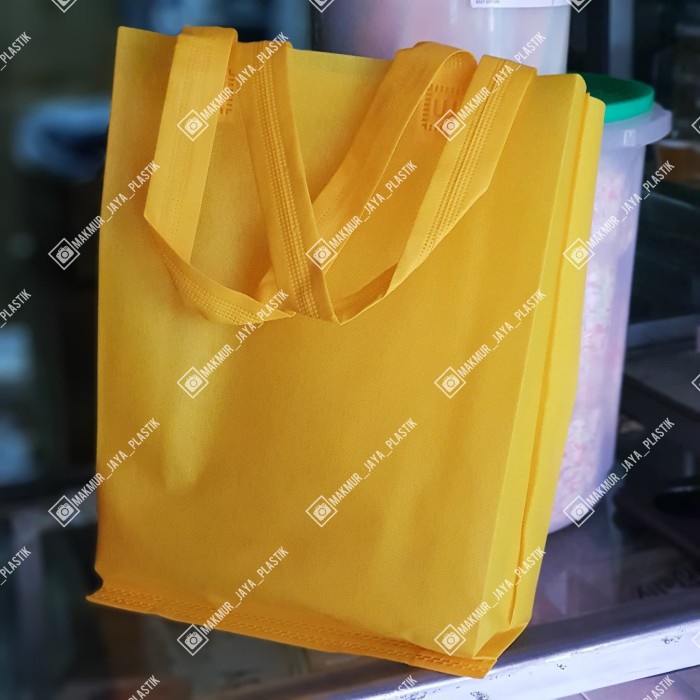 

[SC] TAS KAIN BINGKISAN SOUVENIR SPUNBOND POLOS 38 X 45 X 10