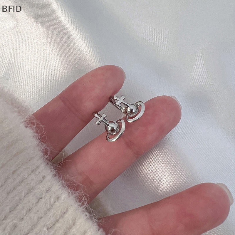 [BFID] Warna Silver Gaya Korea Kreatif Salib Cosmic Planet Saturn Anting Indah Anting Untuk Wanita Fashion Pesta Perhiasan Hadiah [ID]