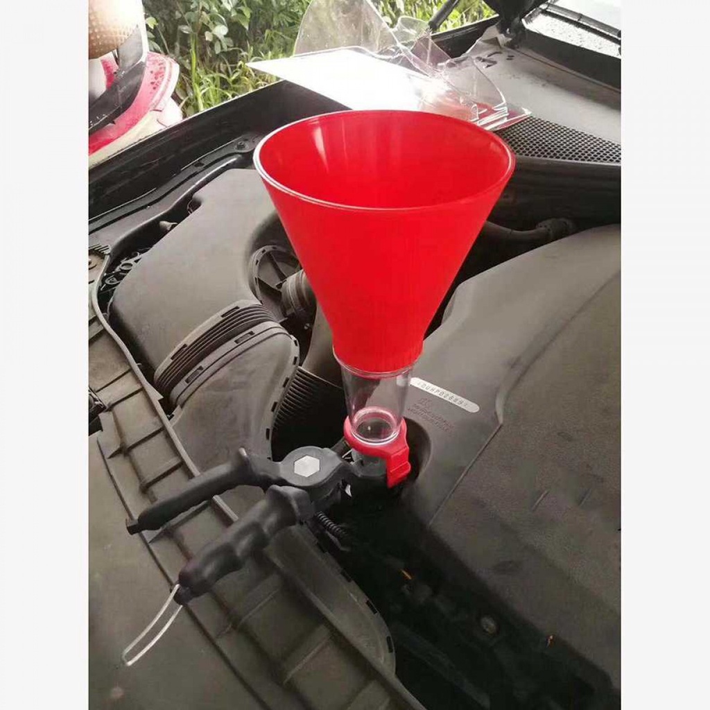 Corong Oli Cairan Kendaraan Dengan Penjepit Oil Funnel With Clamp