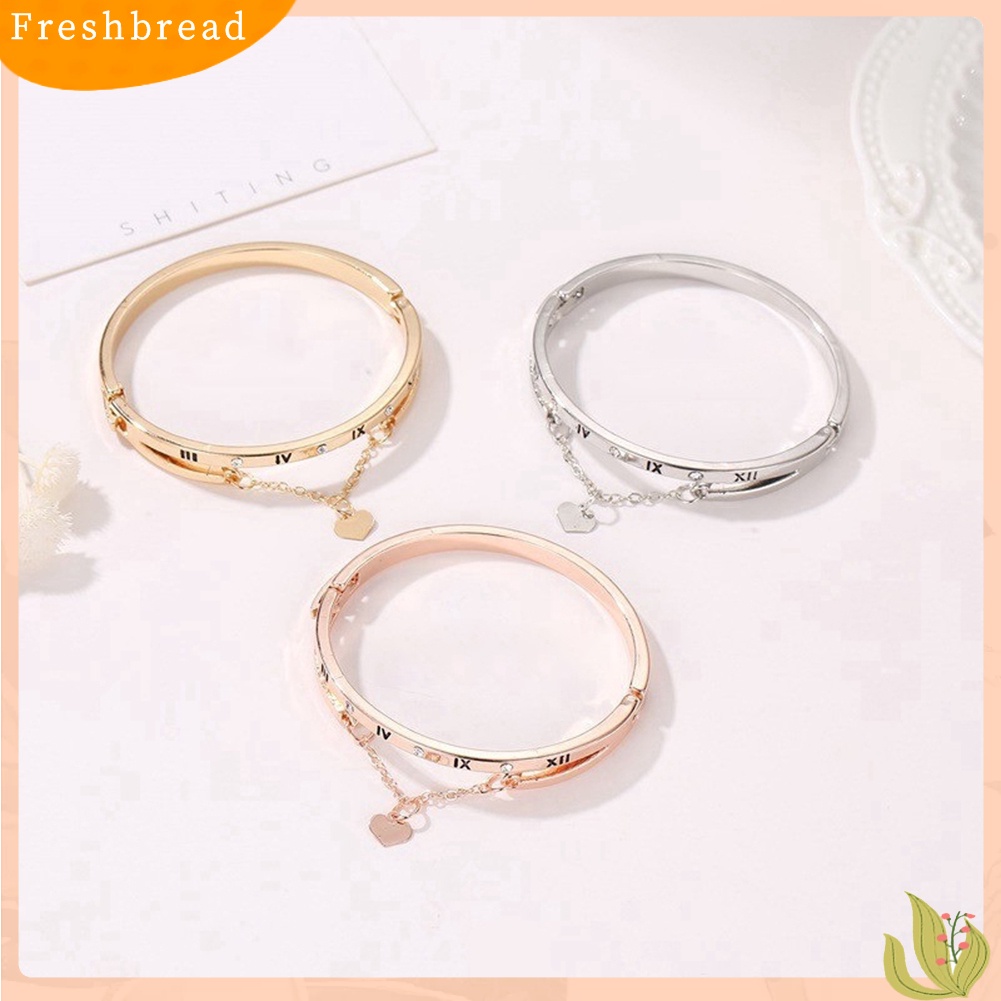 &lt; Freshbread &gt; Fashion Wanita Angka Romawi Craved Heart Pendant Chain Bracelet Charm Bangle