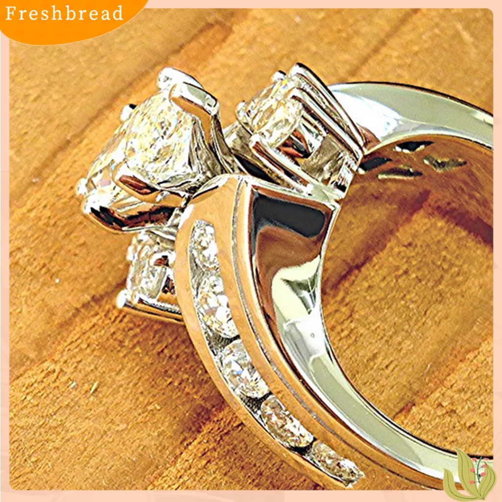 &lt; Freshbread &gt; Fashion Cincin Sparkling Creative Shape Shiny Efek Visual Tidak Iritasi Mudah Dipakai Zirkon Hias Bersinar Jari Cincin Wanita Perhiasan Pernikahan Hadiah Ulang Tahun