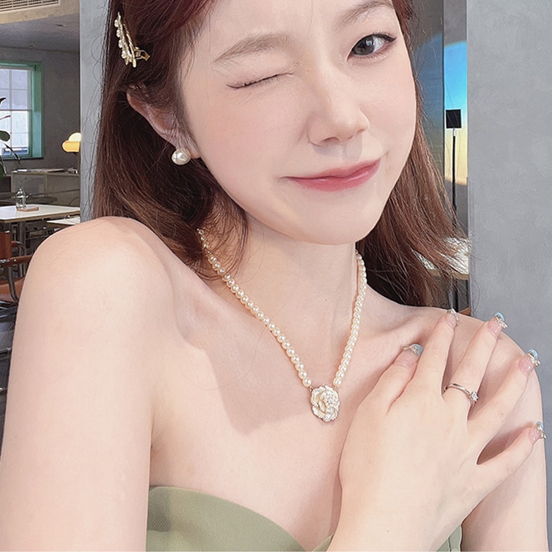 Papaozhu Elegan Putih Camelliae Pendant Pearl Beads Kalung Untuk Wanita Perempuan Vintage Bunga Mutiara Rantai Tulang Selangka Chic Aksesoris Leher Pernikahan Makan Malam