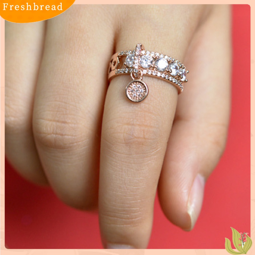 &lt; Freshbread &gt; Cubic Zirconia Wanita Cincin Disc Liontin Alloy Berongga Lebar Cincin Kawin Perhiasan Fashion