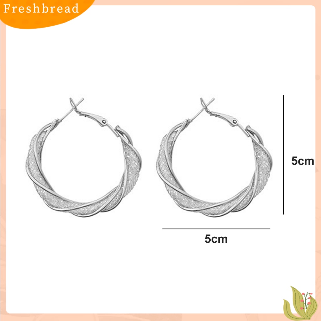 &lt; Freshbread &gt; 1pasang Anting Hoop Besar Geometris Memutar Berongga Logam Lingkaran Anting Perhiasan Fashion