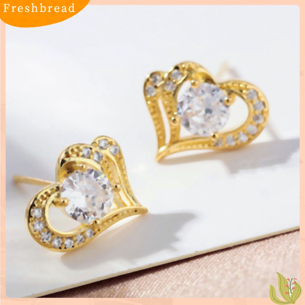 &lt; Freshbread &gt; 1pasang Anting Wanita Berbentuk Hati Fashion Perhiasan Alloy Woman Ear Studs Jewelry Gift Untuk Pesta