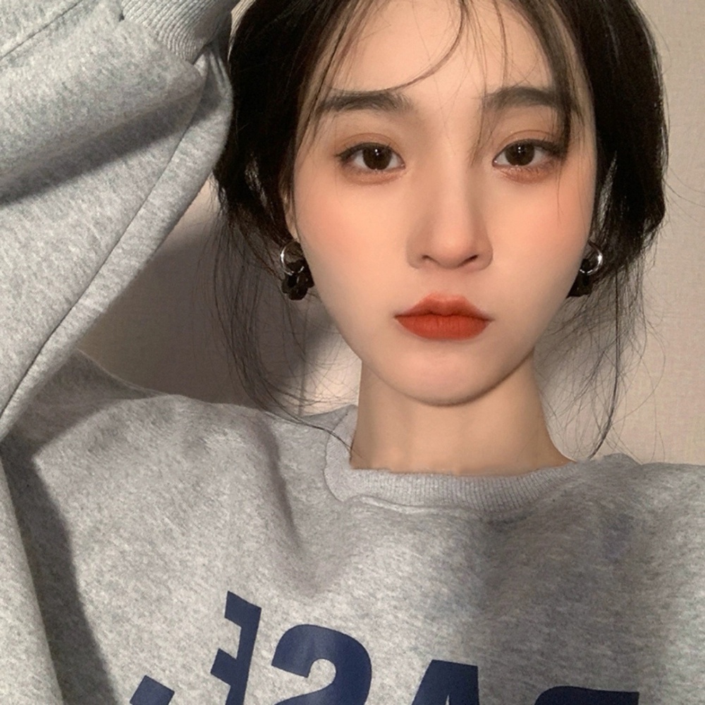 Anting Bunga Hitam Wanita Anting Trendi Baru All-match Niche Anting High-end Anting Angin Dingin Sederhana Perhiasan Gadis Seksi