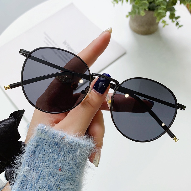 Kacamata Hitam Fashion Square Aesthetic Shades Untuk Wanita/Pria Metal Frame Sunglasses Eyewear