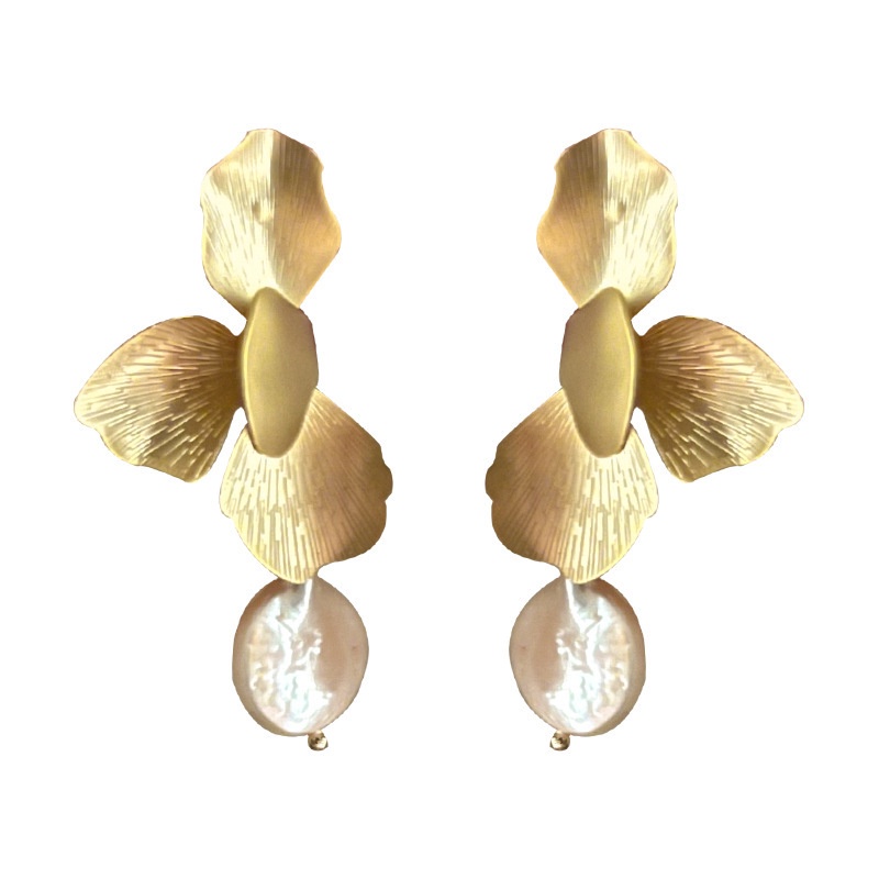 Anting Mutiara Kelopak Logam Fashion Mewah Ringan Korea Fashion Baru Untuk Wanita
