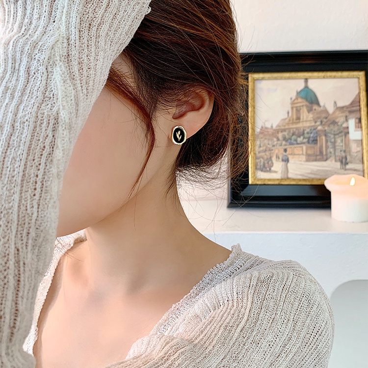 Anting Korea Retro Tulip Hitam Mewah Ear Studs Fashion Perhiasan Wanita Perempuan