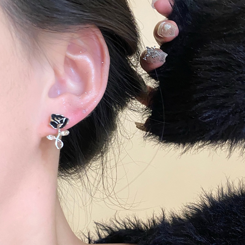 Anting Bunga Mawar Hitam Unik Mewah Manis Keren Giwang Telinga Cewek