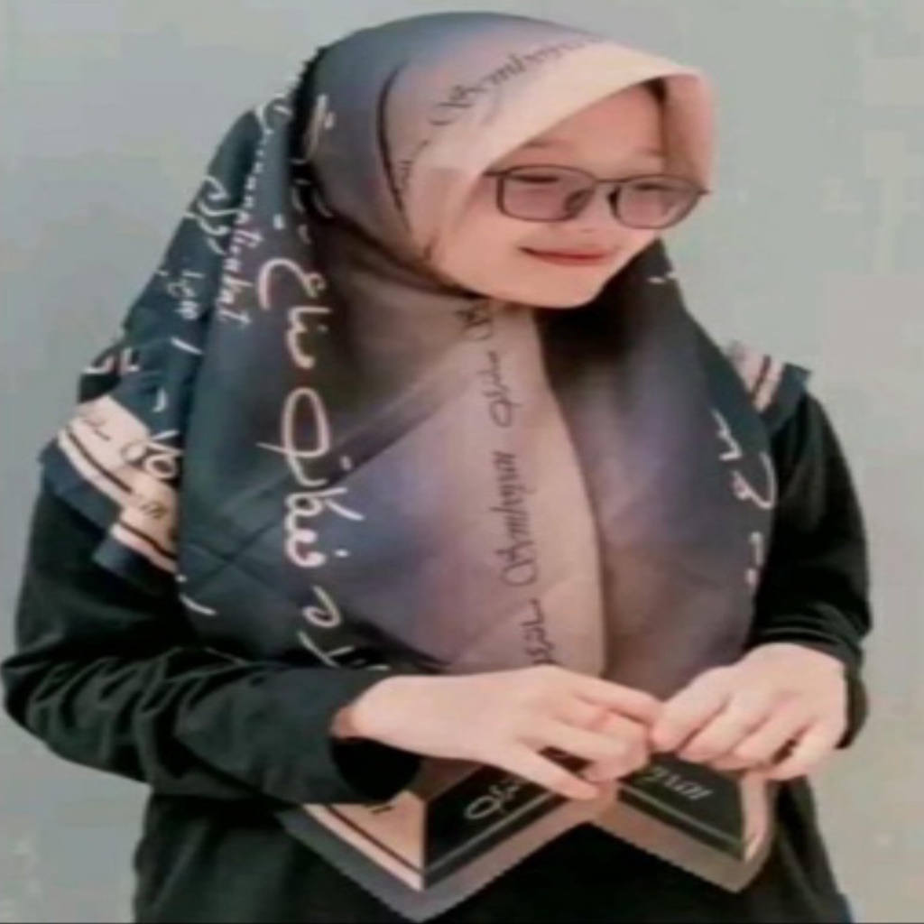 Kerudung Krudung Segiempat Motif Semboyan Santri Indonesia Koran Arabic