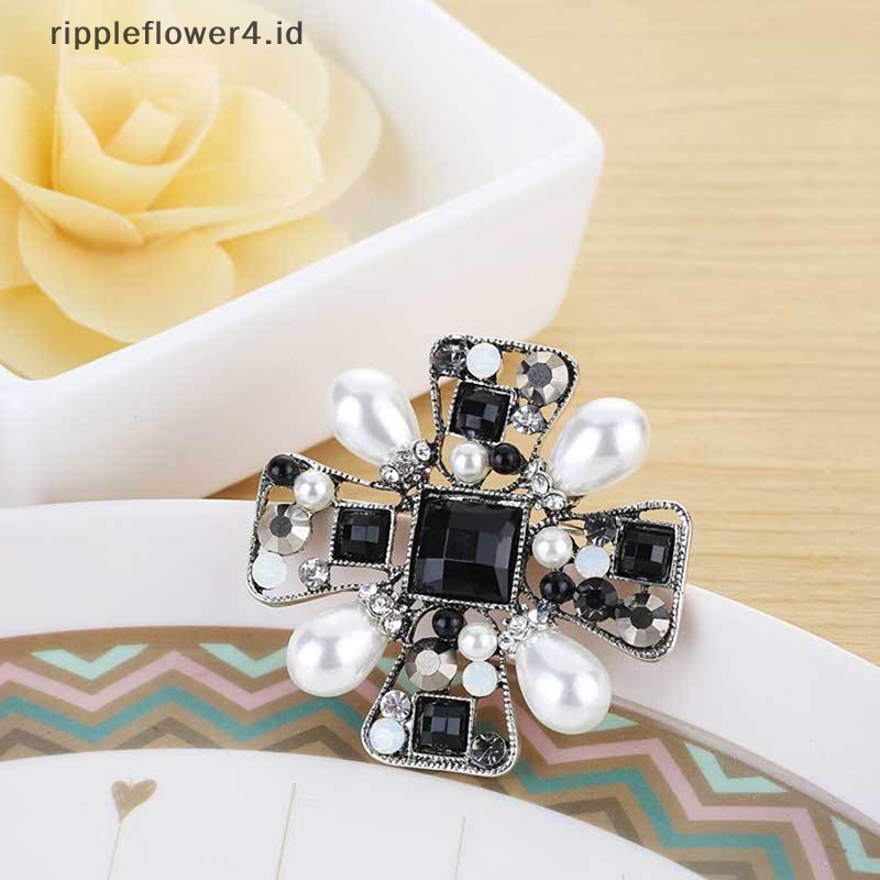 {rippleflower4.id} Retro Mode Berlian Imitasi Peal Bentuk Salib Bros Wanita Mantel Perjamuan Hadiah Pin Perhiasan~