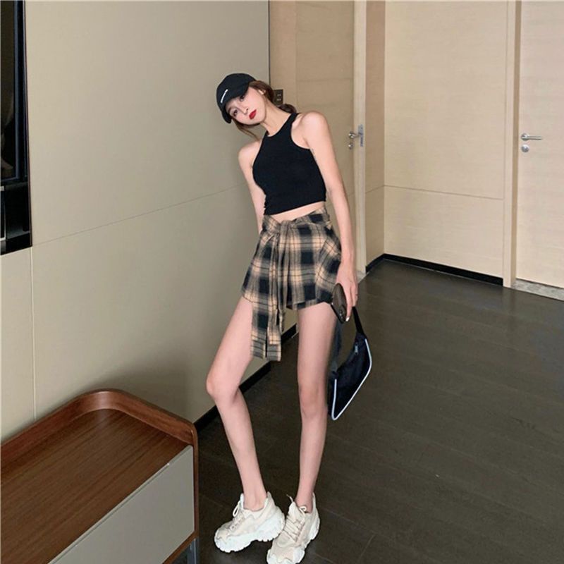 Red Hot girl suit wanita musim panas versi Korea baru dari slim slim vest top irregular plaid shorts skirt two-piece set