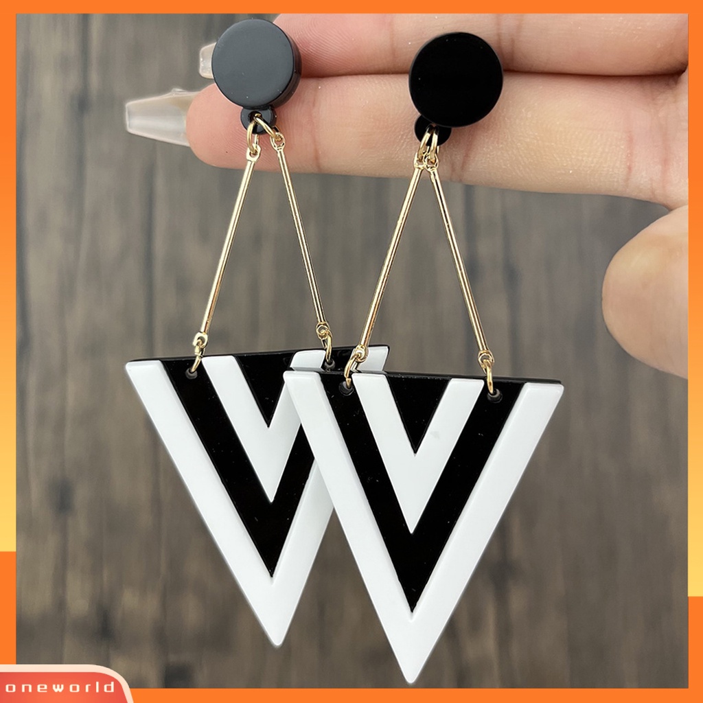 [WOD] 1pasang Anting Drop Berlebihan Geometris Panjang Electroplating Warna Kontras Hias Hadiah Wanita Segitiga Liontin Stud Earrings Perhiasan Pesta Untuk Pakaian Sehari-Hari