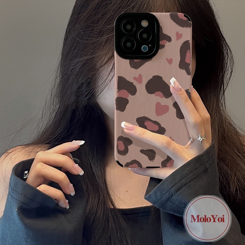 IPHONE Ins Cinta Hati Shockproof Case Kompatibel Untuk Iphone11 13 12 14 Pro MAX 7Plus XR X XS Max7 8 Plus Merek Trendi Leopard Jahitan Kontras Penutup Tekstur Kulit