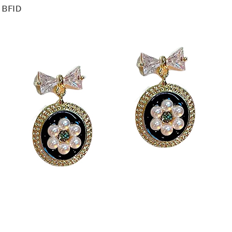 [BFID] 1pasang French Vintage Pearl Flower Pendant Earrings Ikatan Simpul Cahaya Elegan Stud Earrings Untuk Wanita Fashion Perhiasan Hadiah [ID]