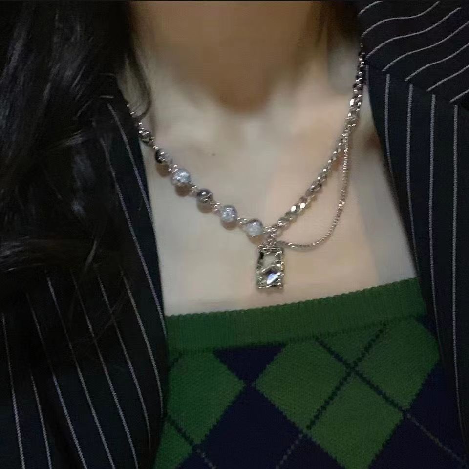 Gadis Panas Wajib-Have~ Gaya Baru Es Retak Manik Jahitan Zirkon Kalung Perempuan Cahaya Mewah Desain High-End Merasa Manis