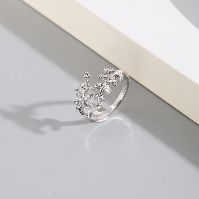 Cincin Terbuka Sederhana Berlian Imitasi Daun Kupu-Kupu Dapat Disesuaikan Untuk Wanita Cincin Jari Perempuan Fashion Perhiasan Pasangan Hadiah Pesta