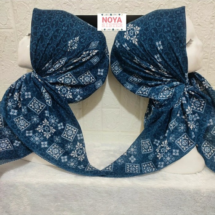Hijab jilbab segiempat motif navy biru dongker voal premium Lacercut