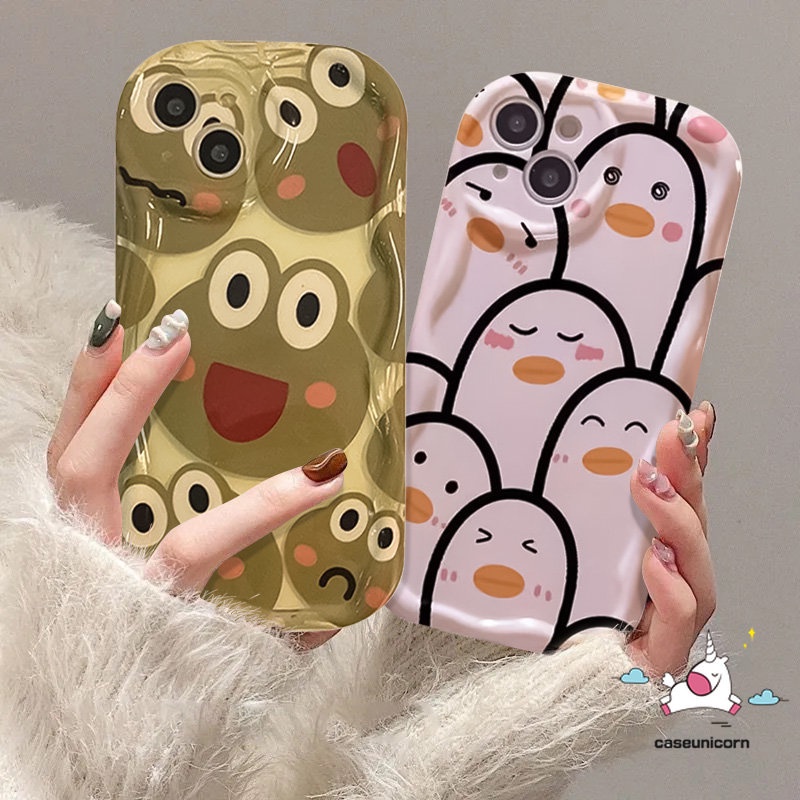 Lucu Ekspresi Lucu Kodok 3D Wavy Curved Edge Soft Phone Case Kompatibel Untuk IPhone XR X7 6s 8 6 Plus 11 13 7Plus 14 12 Pro Max XS Max SE 2020 Kartun Kawaii Duck Pasangan Cover