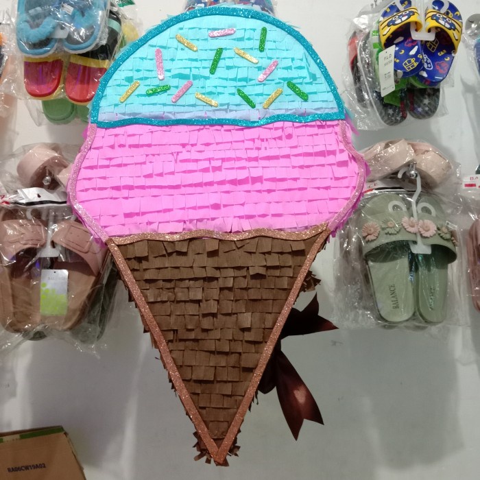 

Pinata Pukul Ice Cream