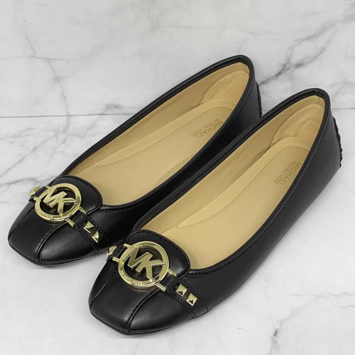 SEPATU MK FULTON PYRAMID STUDS BLACK NAPPA LEATHER