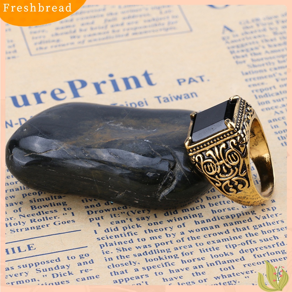 &lt; Freshbread &gt; Chinese Totem Vintage Square Resin Pria Perjamuan Cincin Lebar Band Jari Perhiasan