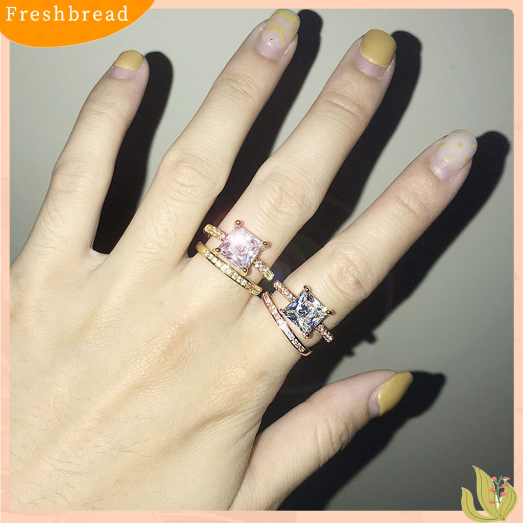 &lt; Freshbread &gt; 2 Pcs Cubic Zirconia Rings Shiny Square Faux Crystal Alloy Ring Elegan Perhiasan Aksesoris Temperamen Wanita Jari Cincin Set Pertunangan Hadiah Fashion Perhiasan