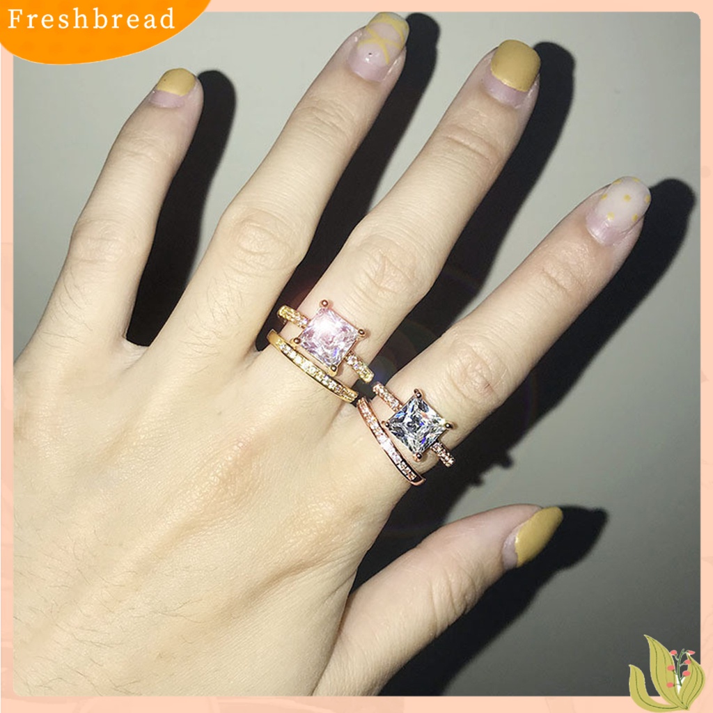 &lt; Freshbread &gt; 2 Pcs Cubic Zirconia Rings Shiny Square Faux Crystal Alloy Ring Elegan Perhiasan Aksesoris Temperamen Wanita Jari Cincin Set Pertunangan Hadiah Fashion Perhiasan