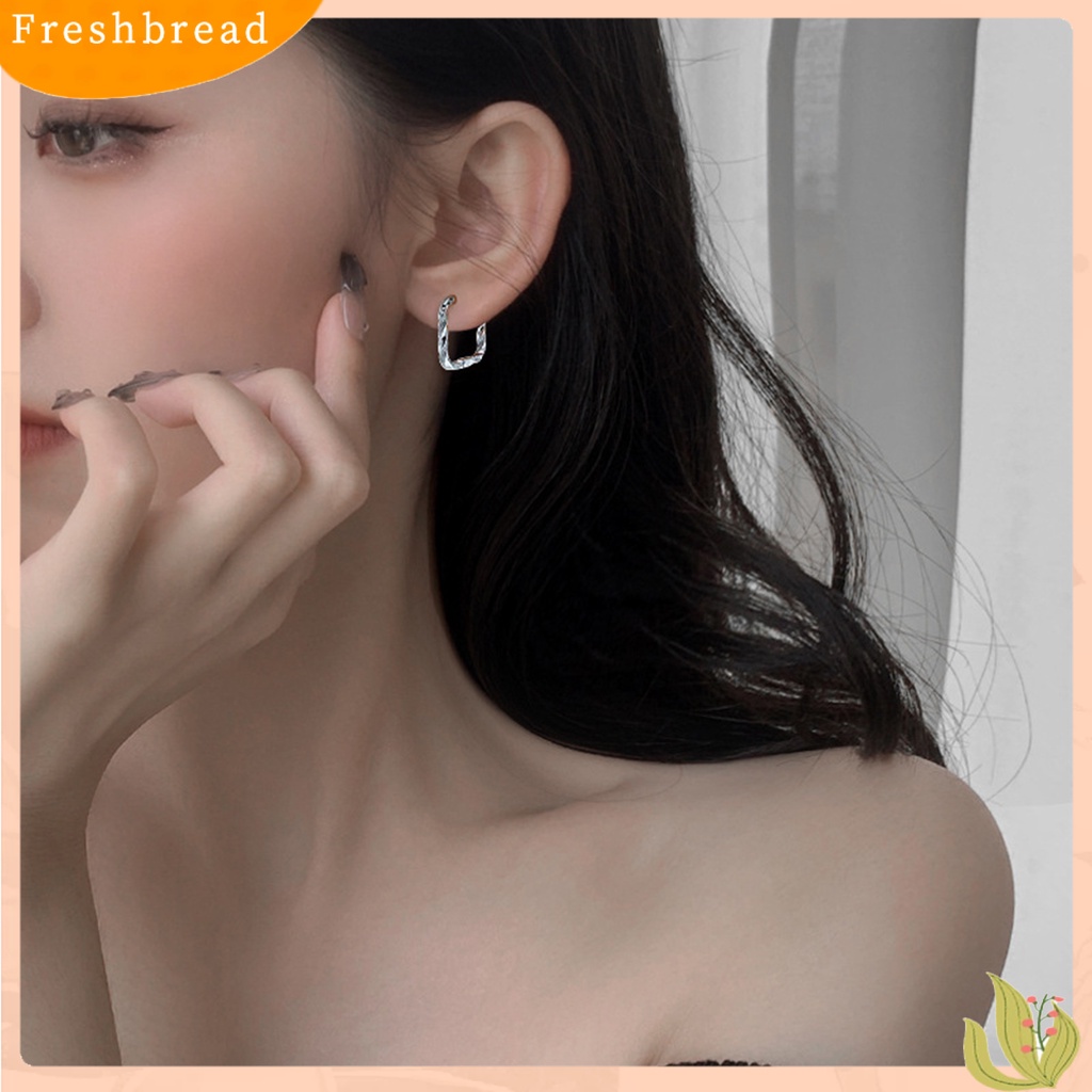 &lt; Freshbread &gt; 1Pc Wanita Anting Persegi Geometris Warna Emas/Perak Keren Hadiah Mini Mungil Logam Memutar Ladies Earring Fashion Jewelry