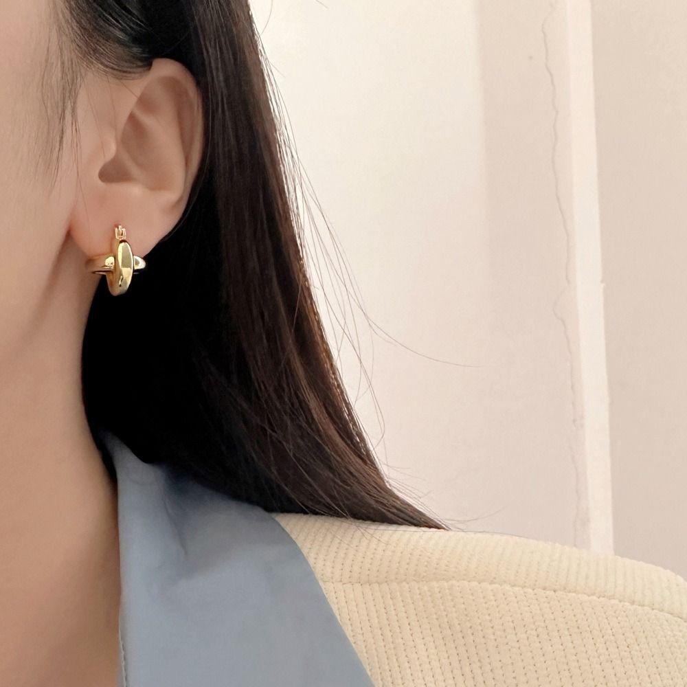 Mxbeauty Anting Stud Wanita Halus Sederhana Bulat Persilangan Niche Desain Hadiah Gadis Geometris Vintage Gaya Korea Earrings