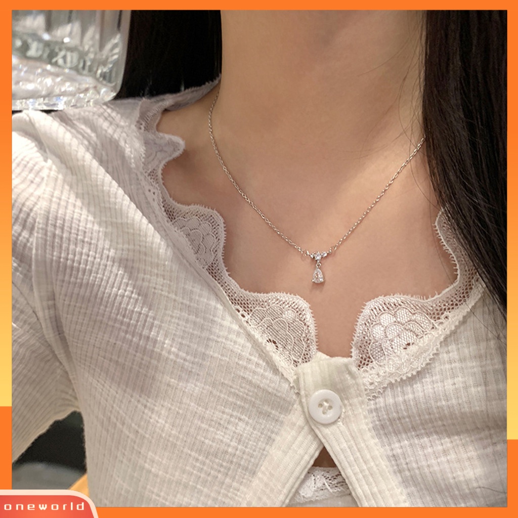 [EONE] Kalung Baja Titanium Berlian Imitasi Mengkilap Inlay Kupu-Kupu Liontin Rantai Ganda Gaun Elegan-Up Warna Perak Wanita Choker Sweater Necklace Aksesoris Perhiasan Hadiah