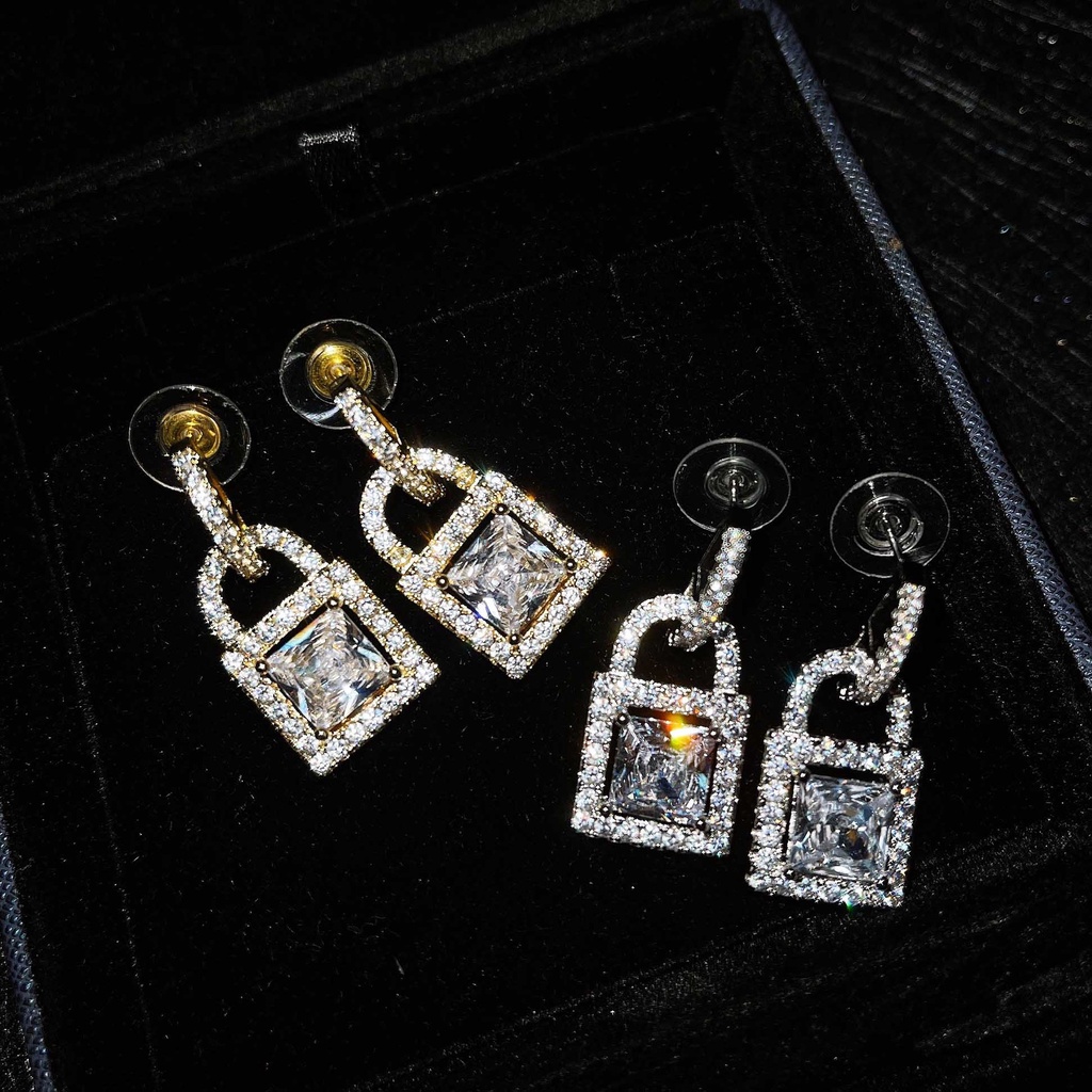 Goldkingdom Aksesoris Perhiasan Fashion Ready Stock Dengan Micro Studded Small Lock Earrings, Earrings, Mesh Red Earrings