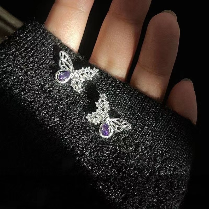 Ahellogirl Anting Kupu-Kupu Wanita Desain Niche Mewah Ringan High-end Anting Berlian Berkilau Kepribadian Temperamen Sederhana Angin Dingin Aksesoris Telinga