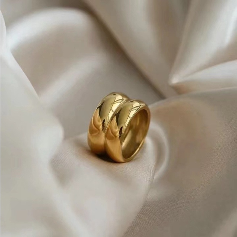 Cincin Baja Titanium Kelas Atas Modis Klasik Perempuan Desain Indah Sederhana Cincin Anti Karat