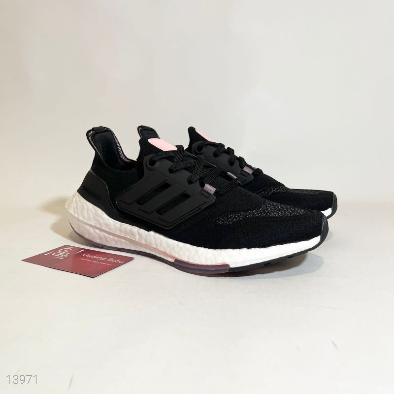 Adidas Ultraboost 2022 22 Core Black Coreblack Legacy Purple Vs