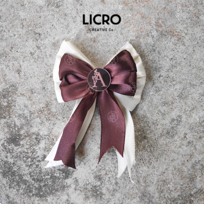 

SOUVENIR PARCEL HAMPERS TAG INISIAL NAMA LOGO ACRYLIC BULAT CUSTOM