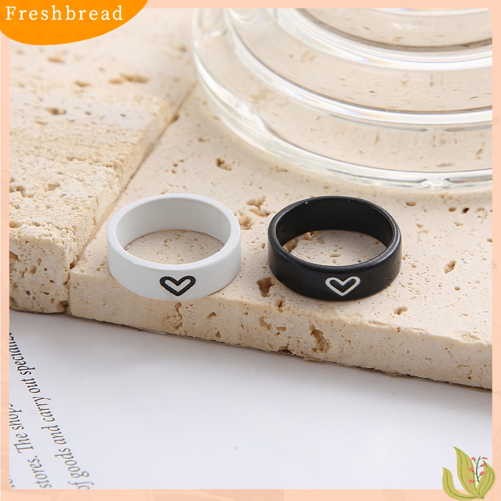 &lt; Freshbread &gt; 1pasang Cincin Pasangan Warna Kontras Temperamen Hadiah Valentine Teman Baik Lucu Berbentuk Hati Jari Cincin Untuk Anniversary