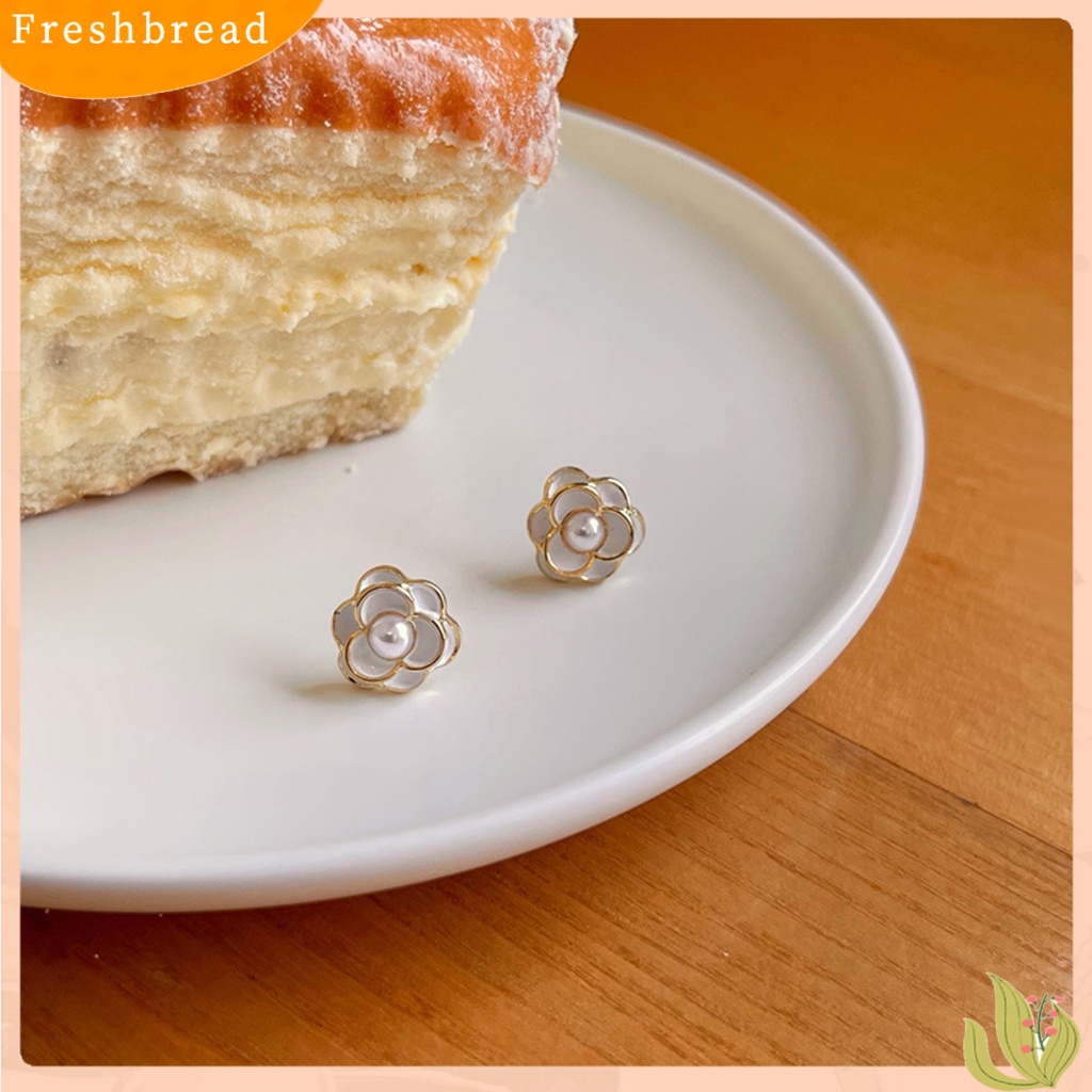 &lt; Freshbread &gt; 1pasang Wanita Ear Studs Bunga Perhiasan Mutiara Imitasi Gaya Korea Camellia Manset Telinga Hadiah Ulang Tahun