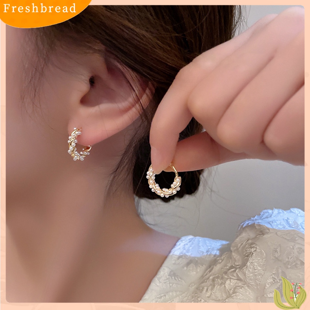 {In Stock} 1pasang Anting Hoop Cahaya Mewah Temperamen Mutiara Imitasi Minimalis Geometris Hias Hadiah Wanita Anting Lingkaran Perhiasan Pesta Aksesori Busana