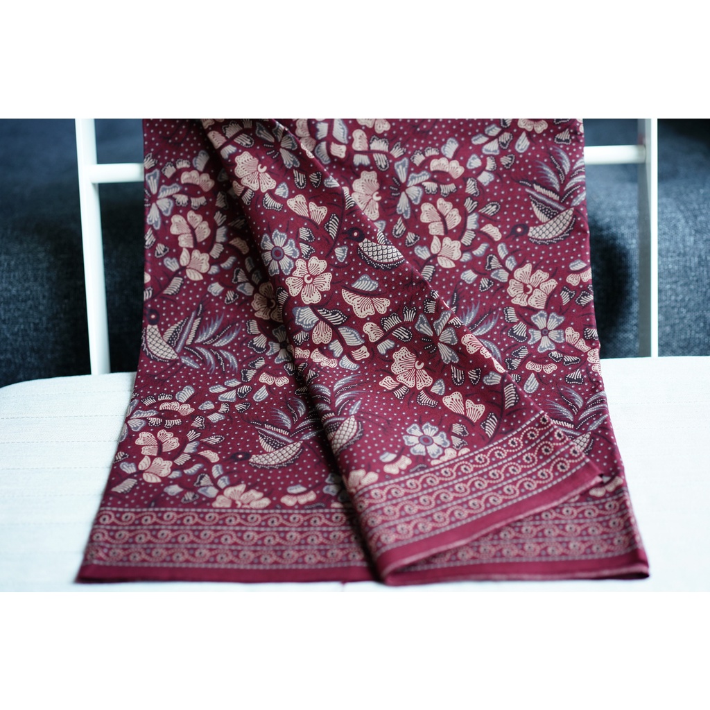 BAHAN BATIK PREMIUM Katun Motif Burung Kembang Warna Merah Maroon Maron Marun 723378 Cap 72 Jarik Jarit Samping Kebat Panjang Batik Katun Modern Premium Bahan Seragam Batik Pernikahan Kantor Keluarga Murah Kamen Jadi Batik Bali Lembaran