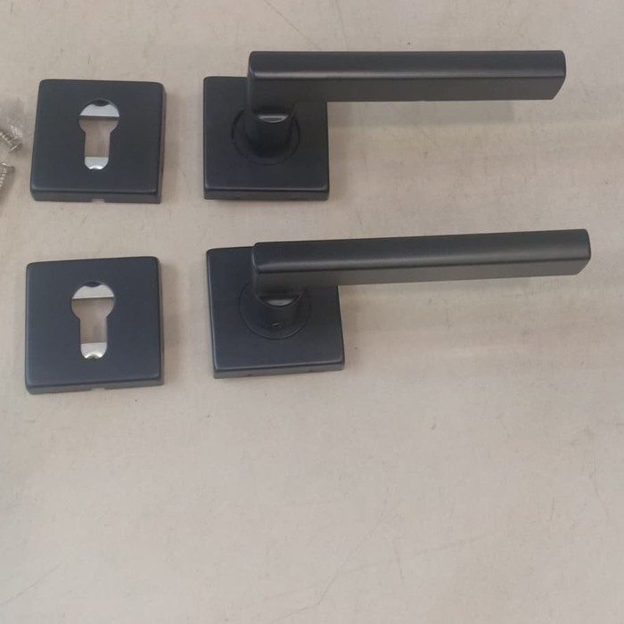 handel pintu hitam / gagang pintu 4002-02 black
