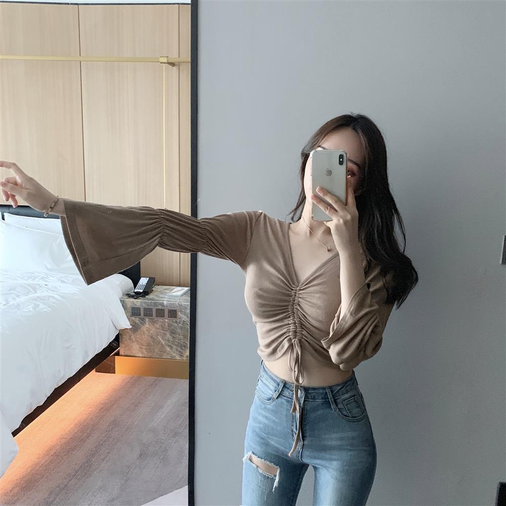 Red Gaya Korea Terompet Lengan Leher V Serut Pendek Lengan Panjang T-shirt Pakaian Wanita 2022 Musim Semi Baru Slim Slim Warna Solid Tren Atas