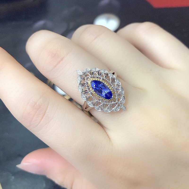 Goldkingdom Aksesoris Perhiasan Fashion Ready Stock Batu Tansang Alami Cincin Wanita Berongga Keluar Istana Mewah Gaya Plating