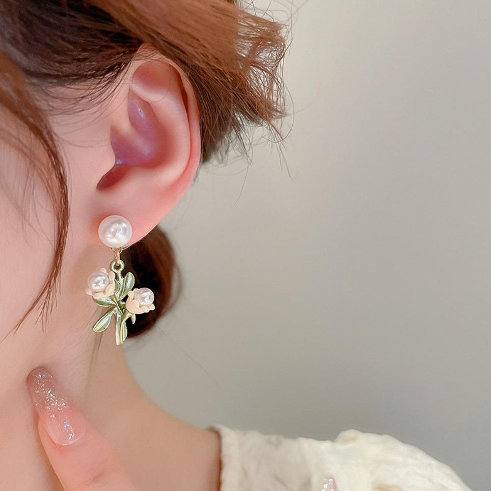 Mxbeauty Anting Mutiara Desain Niche Kreatif Hadiah Natal Paduan Segar Kecil Untuk Wanita Anting Gaya Korea