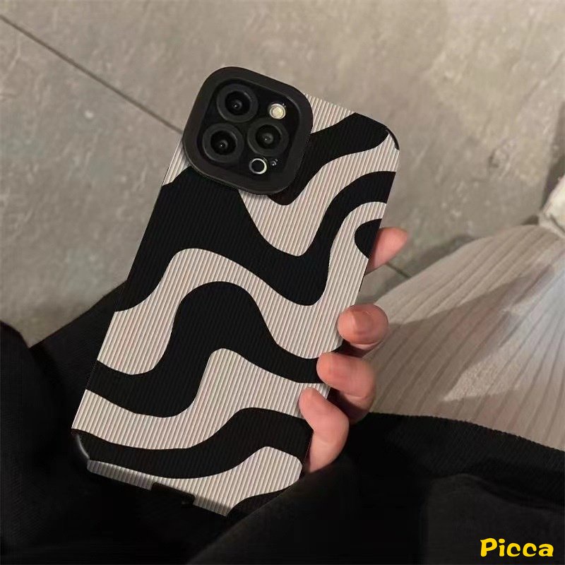 IPHONE Casing Jahitan Kontras Leopard Merek Trendi Kompatibel Untuk Iphone11 13 12 14 Pro MAX XR 7 8 Plus X XS MAX 7Plus Cinta Hati Tekstur Kulit Shockproof Cover