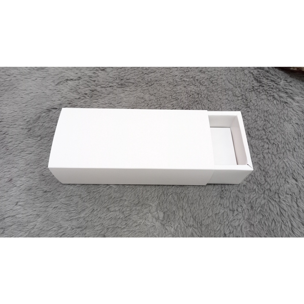 

Box Reed Diffuser Box Hijab Box Sliding Box kue Bahan Ivory