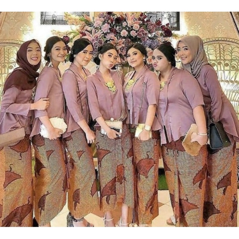 SET ROK PLISKET dan KEBAYA BLUDRU (sudah dapat rok dan kebaya) / kondangan / akad / wisuda